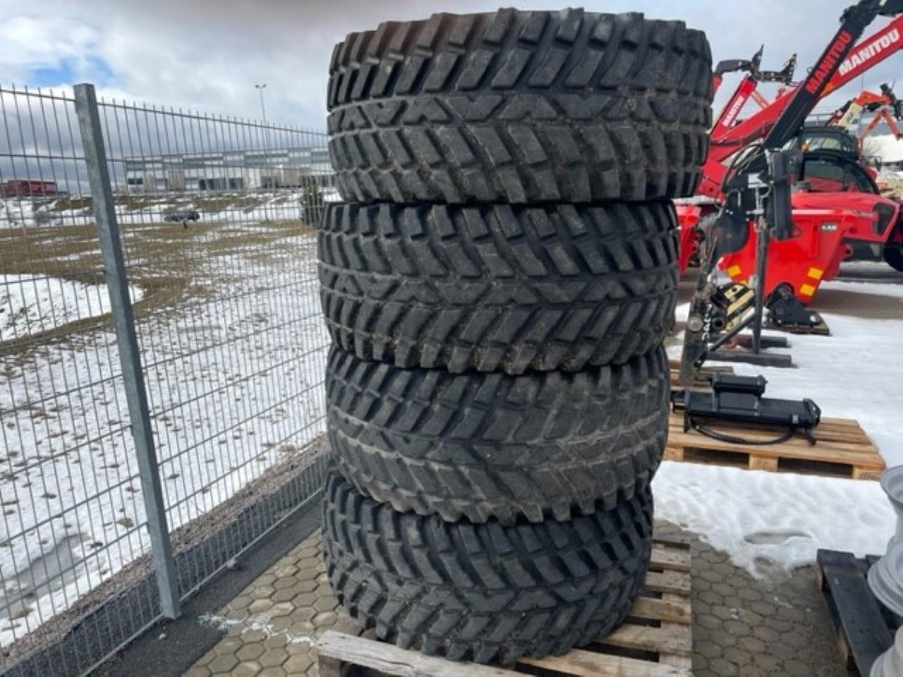 4St Däck Nokian 500/70 R24 TRI2