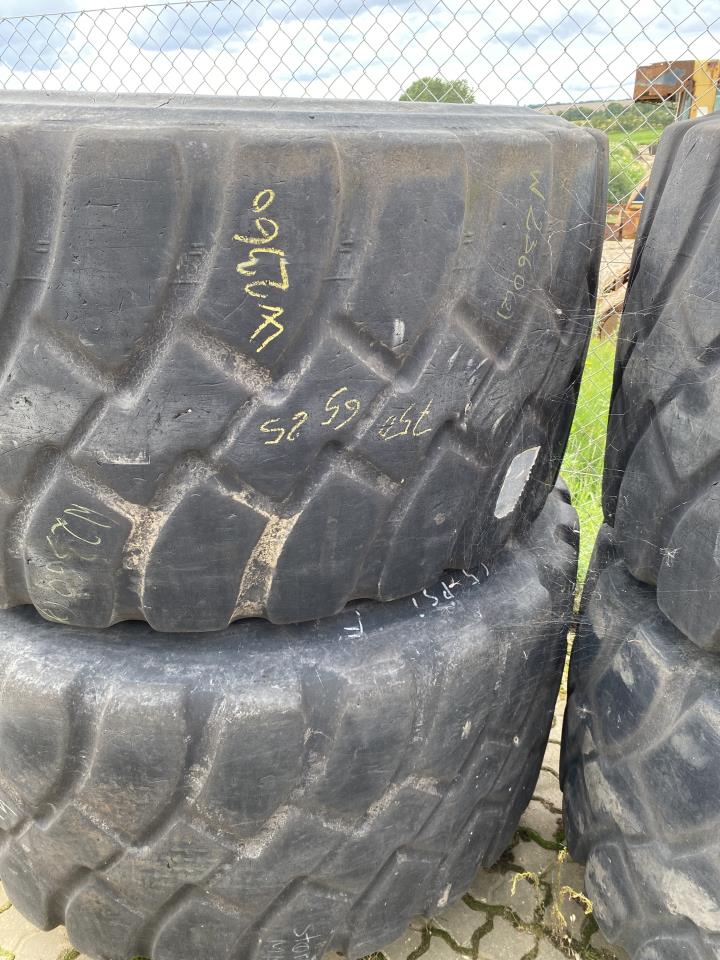 Komplette hjul - WA380 - 750/65R25 - 1 sæt